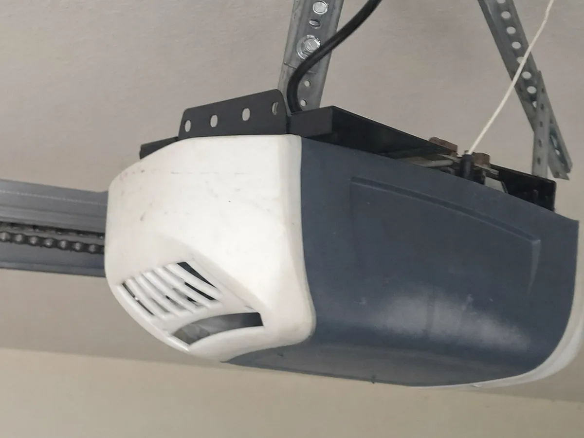 Garage Door Opener Repair in Signal Hill, CA